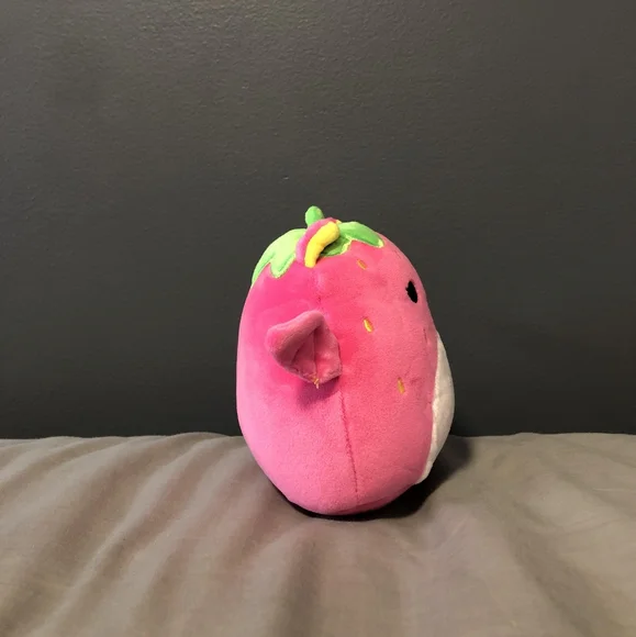 Gwendolyn 5" Strawberry Bat Squishmallow Mystery Bag - Picture 4 of 4